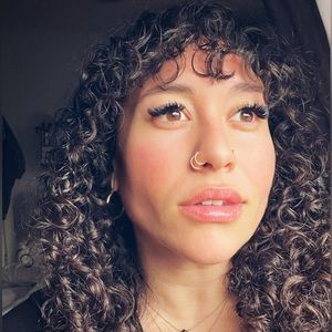 Meet your Posher, Adriana